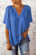 Синяя свободная плиссированная блузка с разрезом на горловине