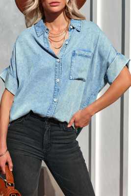 Небесно-голубая джинсовая рубашка с коротким рукавом и карманом на пуговицах