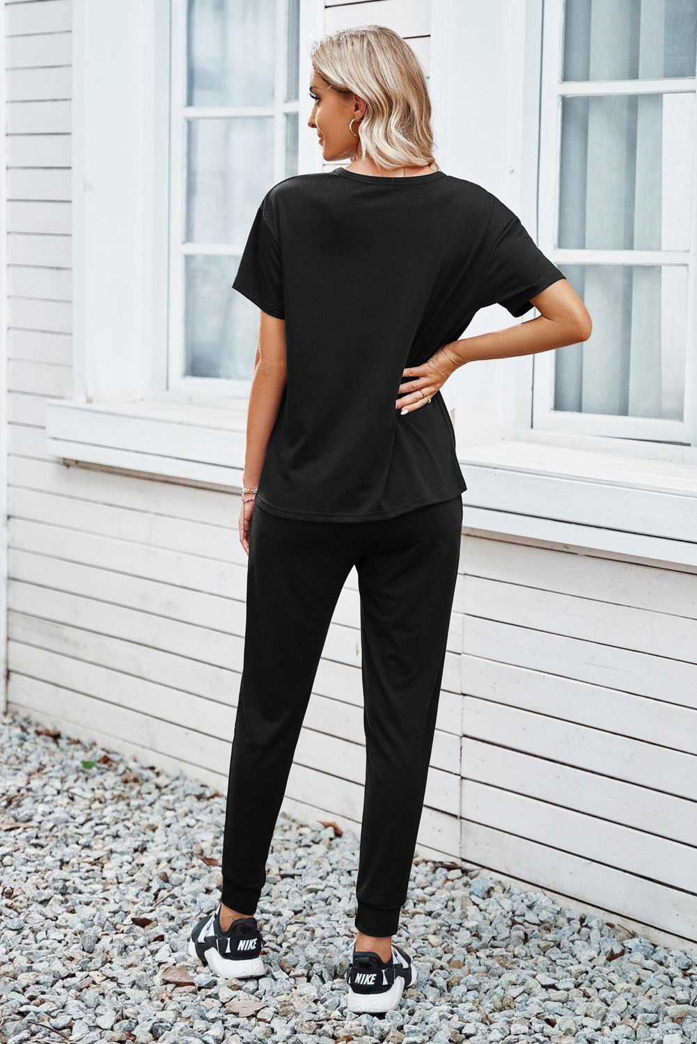 黑色休闲舒适圆领T恤抽绳长裤两件套 LC261033