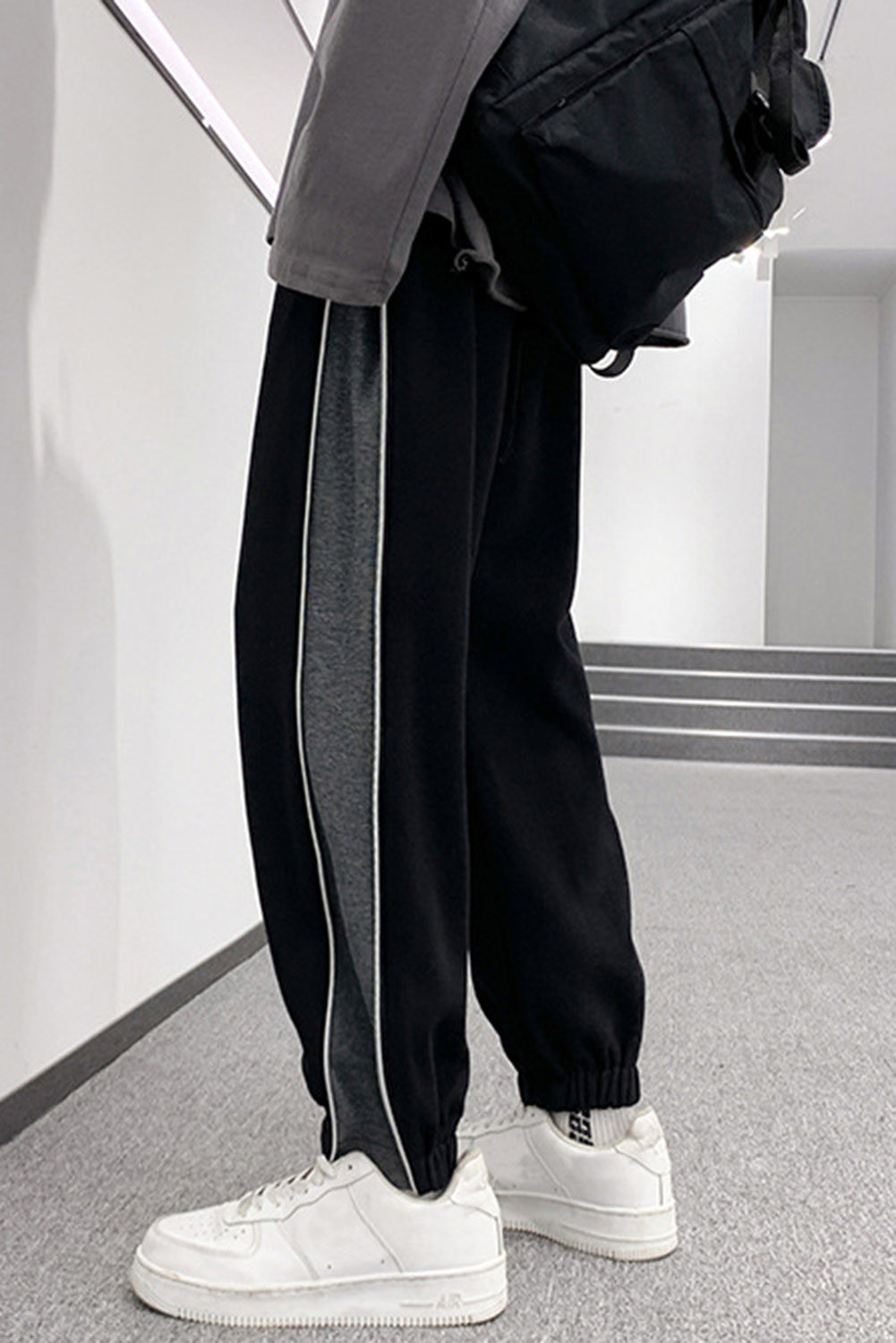 黑色宽松直筒拼色舒适高腰男士运动休闲裤 MC773033