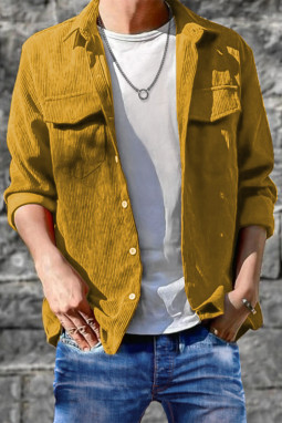 黄色时尚休闲男士灯芯绒翻盖口袋纽扣衬衫