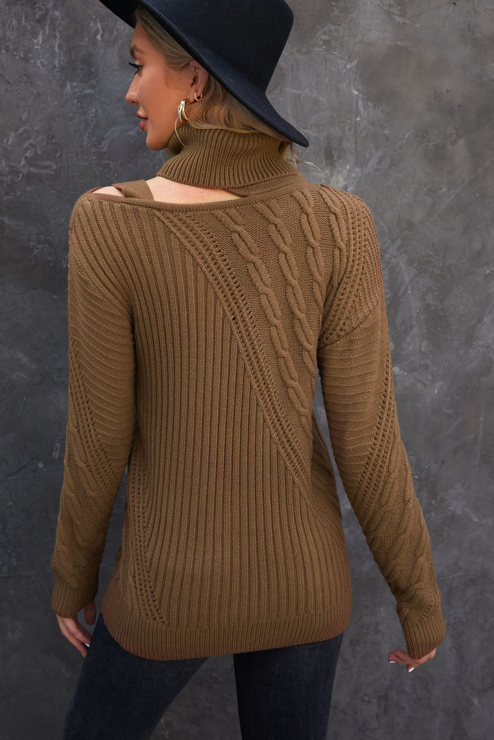 棕色肩带镂空肩部高领毛衣 LC272439