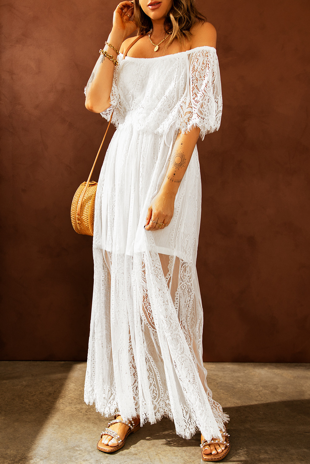 白色优雅一字领蕾丝覆层迷人飘逸长裙礼服 LC611491