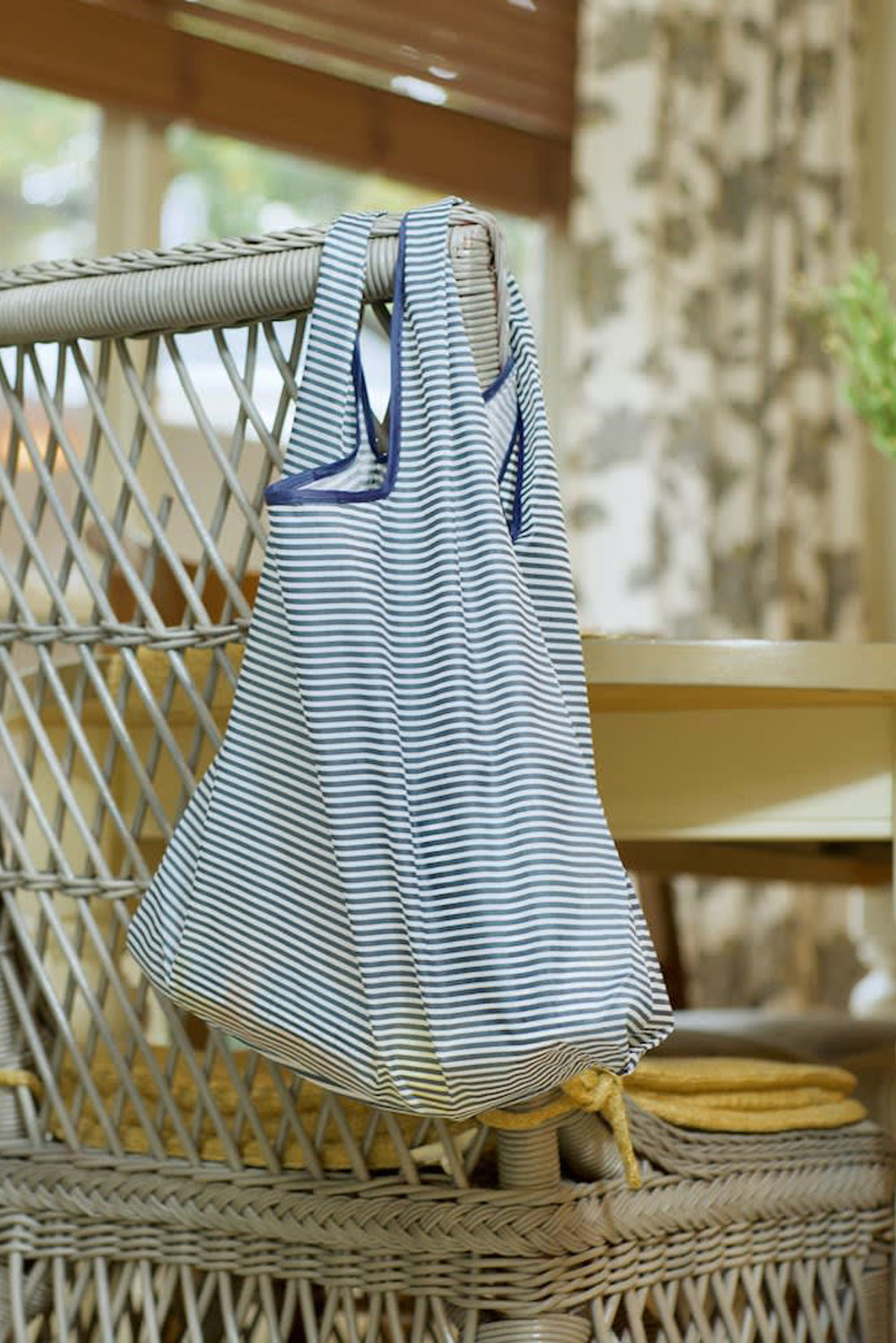 蓝色条纹可重复使用可折叠生态布购物袋 LC0031215