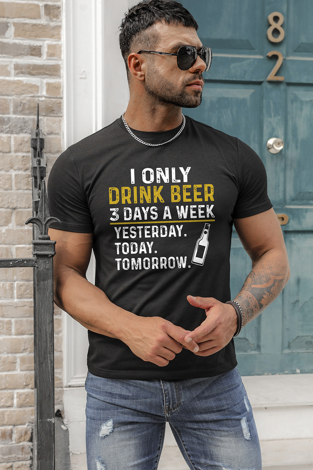 黑色 I ONLY DRINK BEER 3 DAYS A WEEK 印花男式 T 恤 MC252971