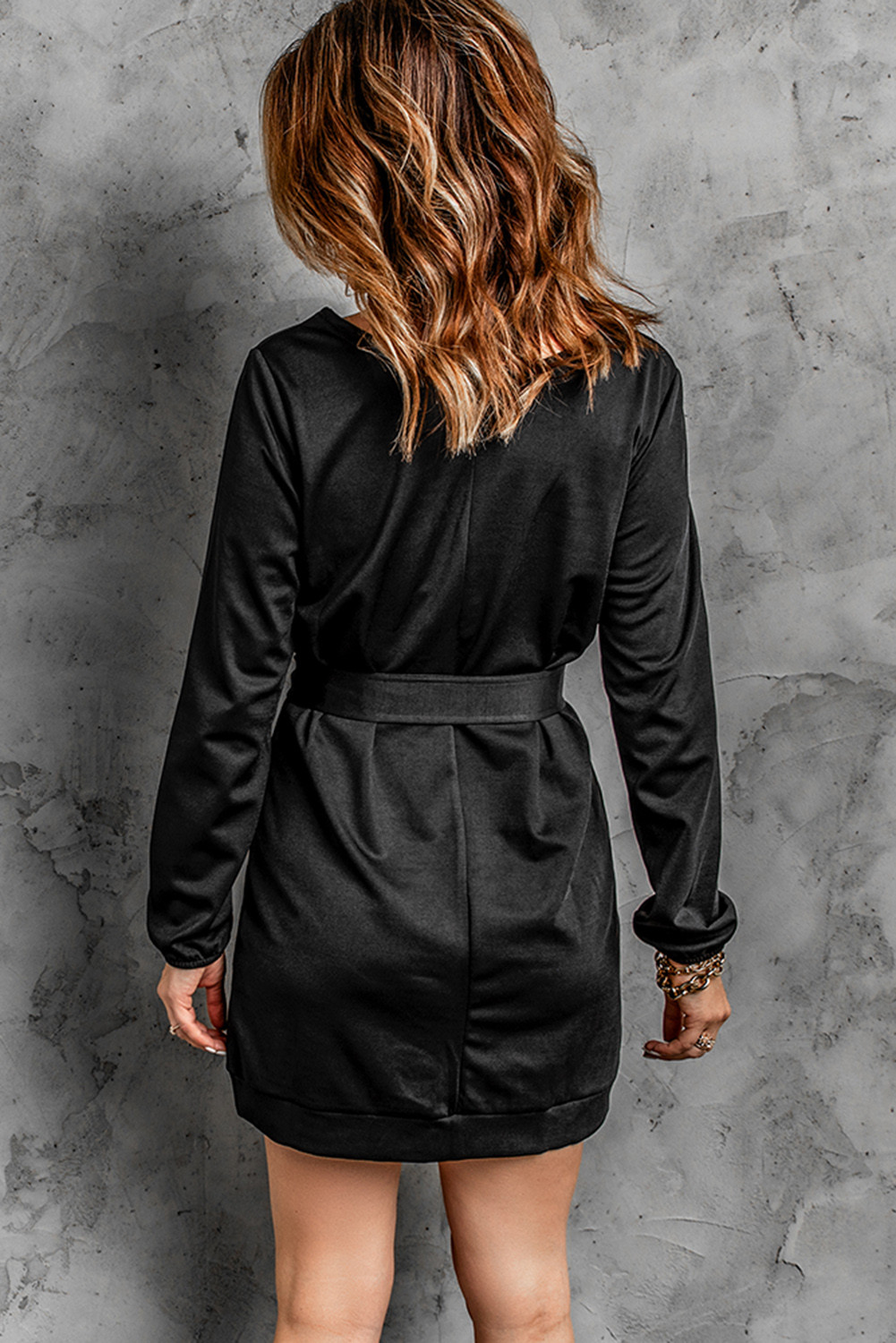 黑色 MAMA 心形印花系带腰长袖迷你连衣裙 LC228506