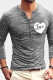 Camiseta de manga larga ajustada con botones con estampado de corazón de amor para hombre