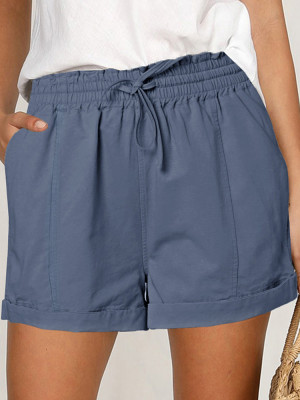 Shorts azules con dobladillo enrollado con cordón de cintura elástica