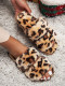 Pantuflas de piel sintética de leopardo con tiras dobles marrones