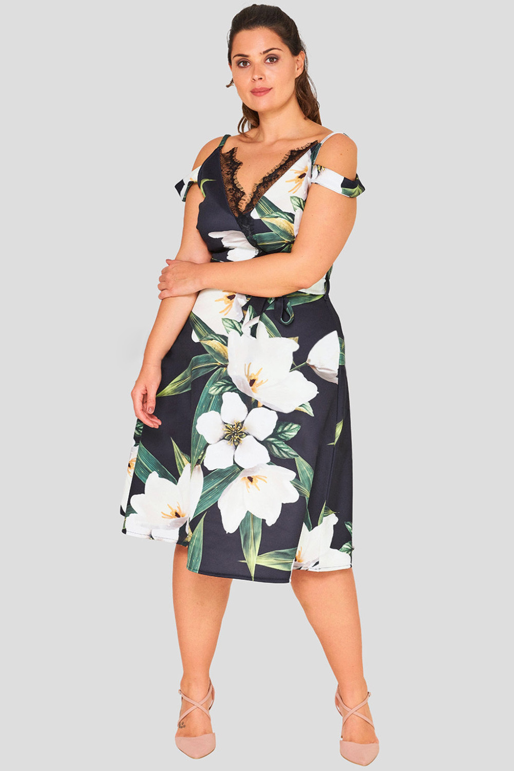 US$8.5 White Plus Size Floral Cold Shoulder Occasion Dress Wholesale