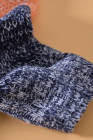 Suéter pullover de textura de red de bloque de color azul