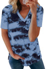 Camiseta con cuello en V tie-dye celeste