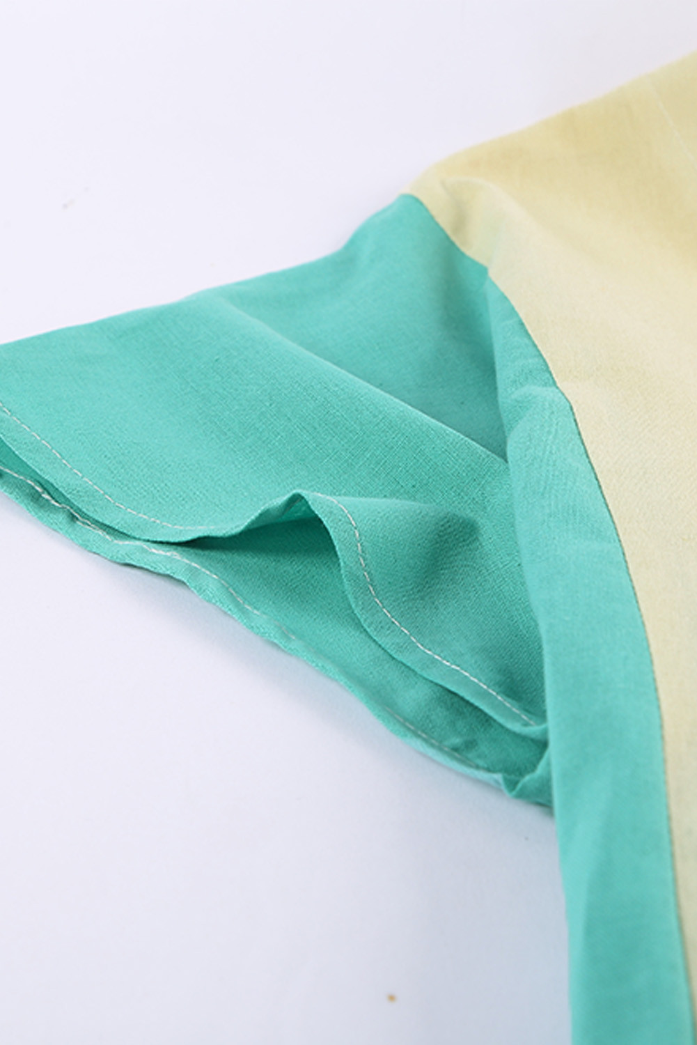 US$5.4 Green Colorblock V Neck Short Sleeve Top Wholesale - www.dear