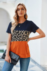 Camiseta de manga corta en bloque de color con estampado de leopardo azul