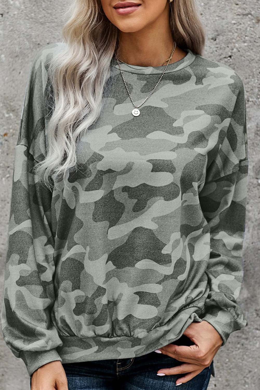 High-low Edge Camo Print Sweatshirt - (US 8-10)M