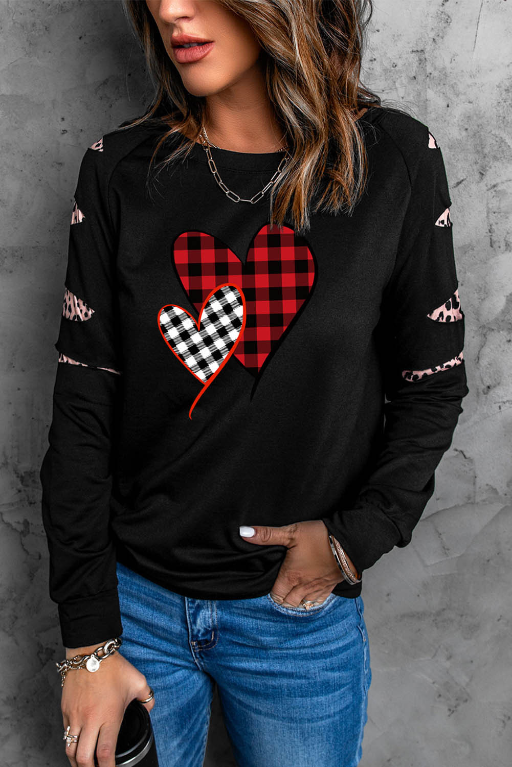 Schwarzes, kariertes, langärmliges Sweatshirt mit Leopardenmuster und Herz-Print